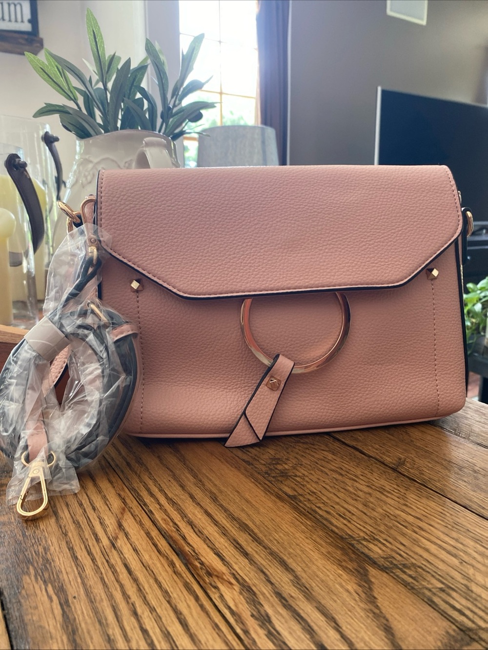 Mellow World Women's Portia Ring Crossbody New - Mistyrose